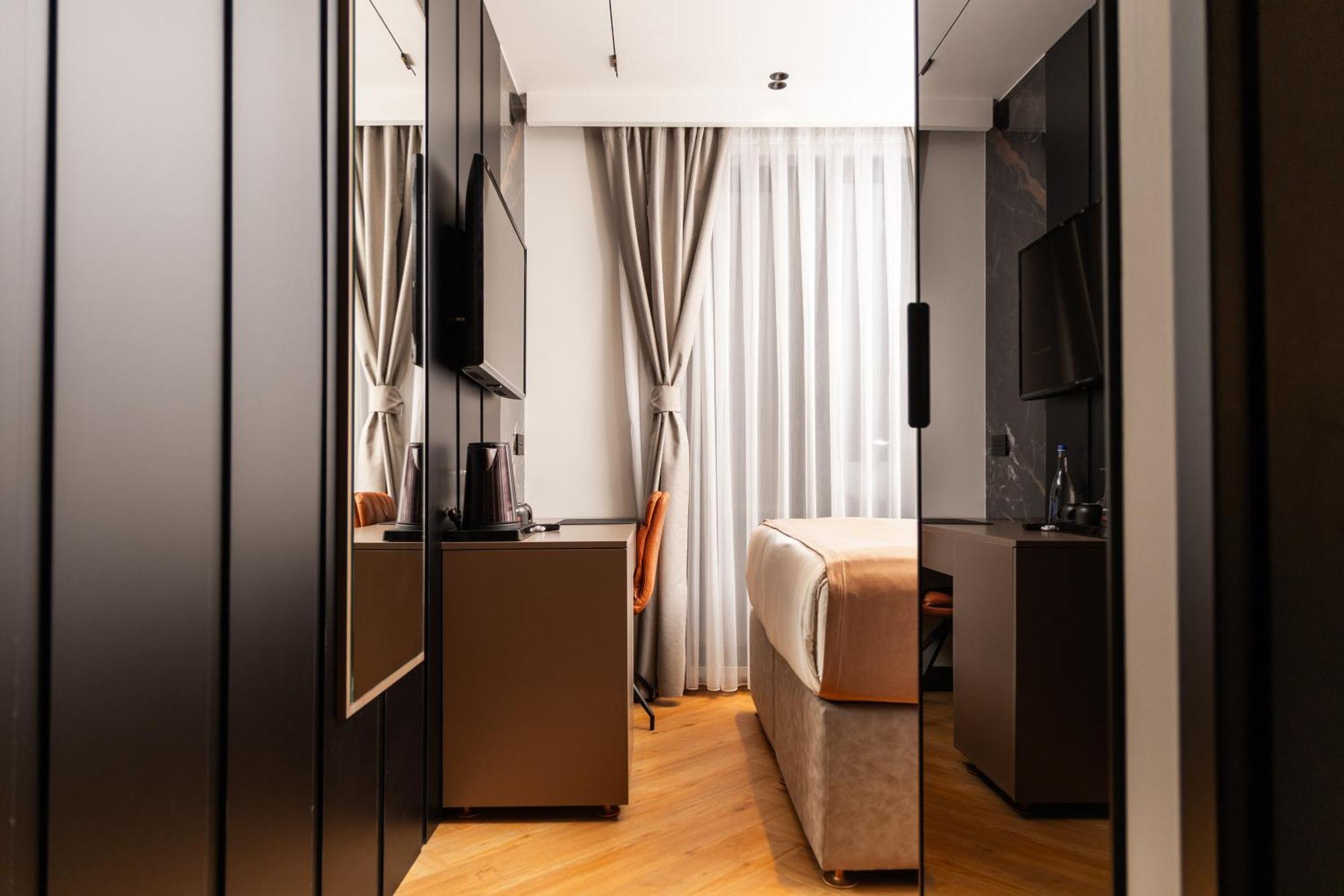 Hotel Opera 普里什蒂纳 外观 照片